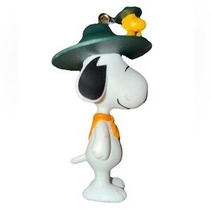2001 Hallmark Peanuts Beaglescout Spot Light on Snoopy Ornament with Woodstock